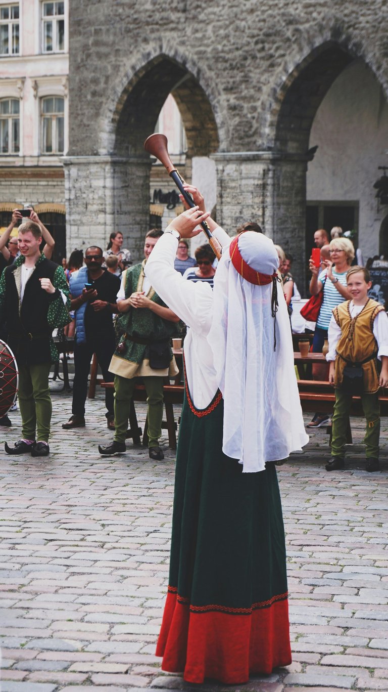 How Estonia company registration is signed and filed