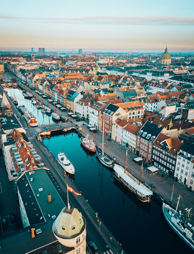 How founders abroad sign and why identity is checked